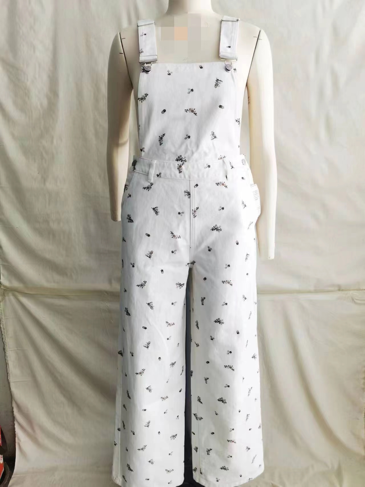 印花背带裤_EMC官网(中国区)官方网站